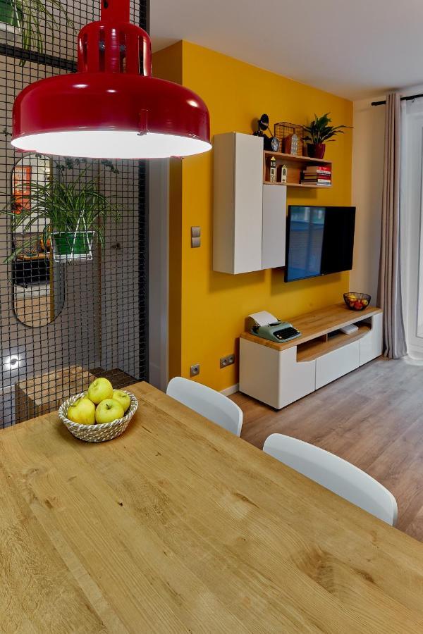 Sherlock Apartment Wrocław Exteriör bild